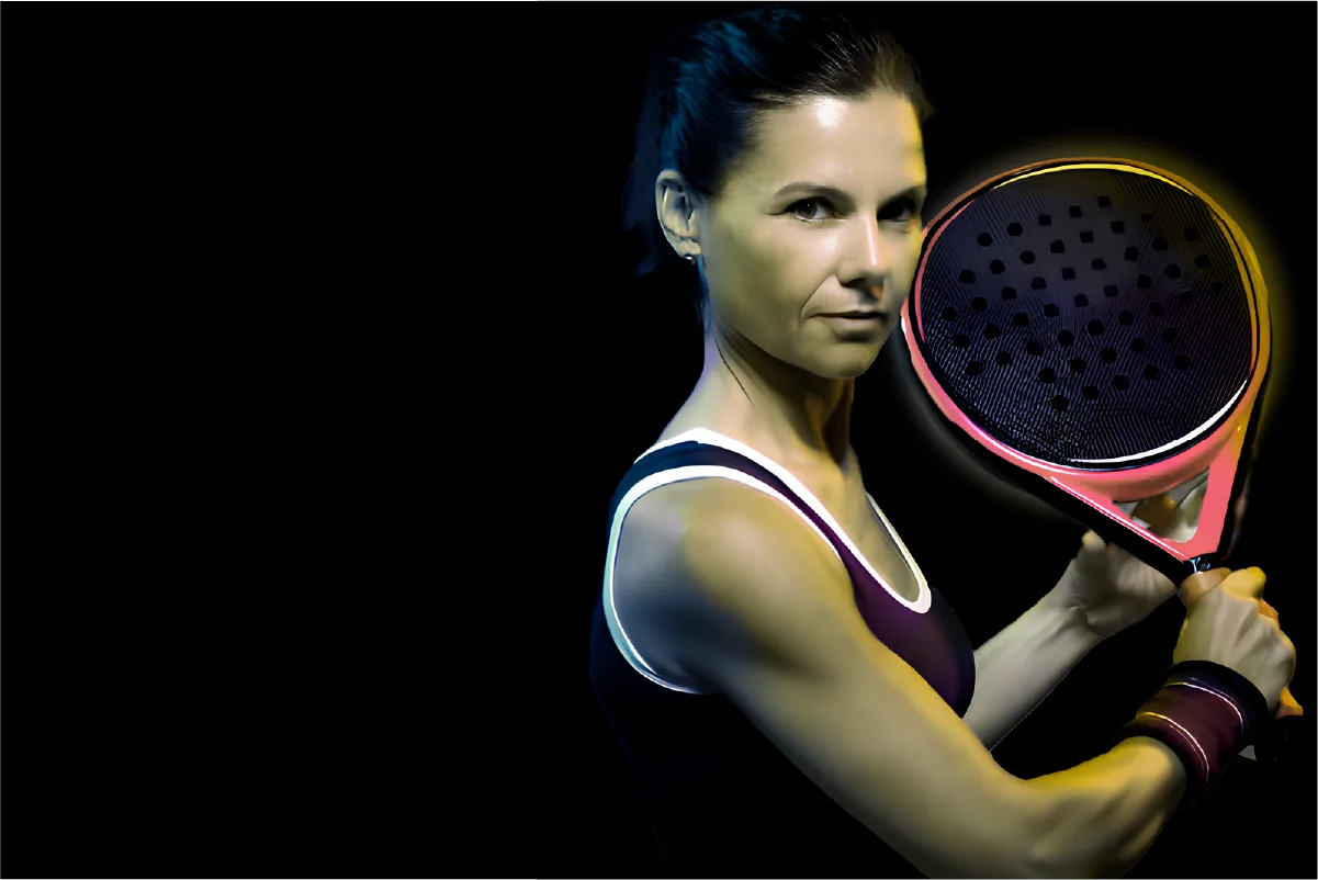 invertir en padel mujer co raqueta
